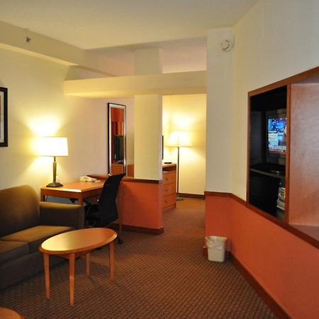 Holiday Inn Express Williamston By Ihg Exteriör bild