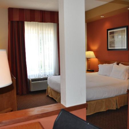 Holiday Inn Express Williamston By Ihg Exteriör bild
